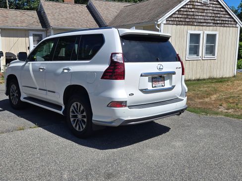 Used 2018 Lexus GX 460 Luxury image 6