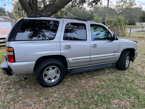 Used 2005 GMC Yukon SLT w/ SLT Preferred Equipment Group image 4