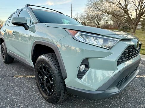 Used 2020 Toyota RAV4 XLE Premium image 11