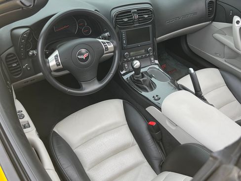 Used 2011 Chevrolet Corvette Grand Sport w/ Preferred Equipment Group image 8