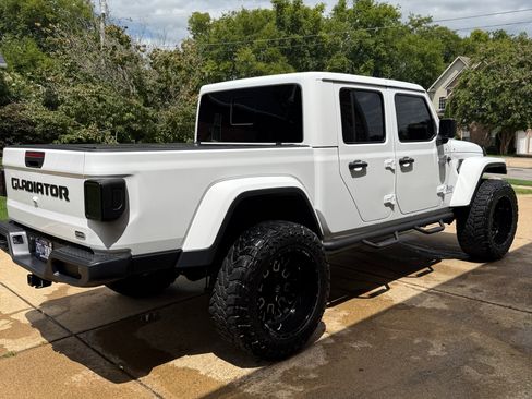 Used 2021 Jeep Gladiator Overland w/ Trailer Tow Package AWD/4WD image 4