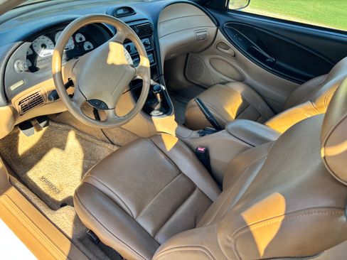 Used 1994 Ford Mustang Cobra image 12