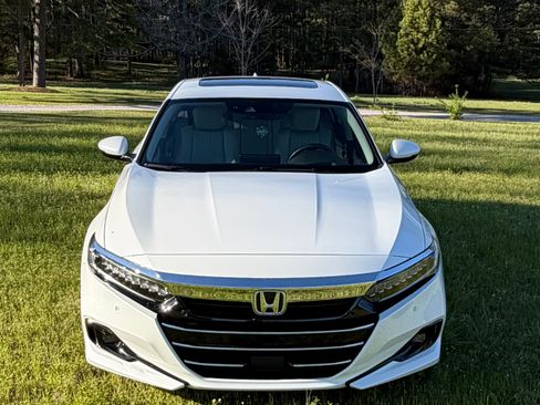 Used 2022 Honda Accord Touring image 4