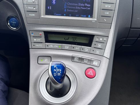 Used 2014 Toyota Prius Two image 12