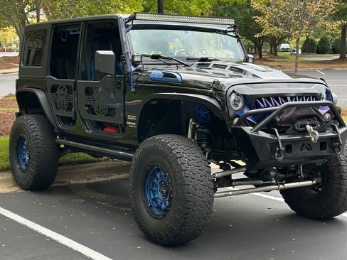 Used 2015 Jeep Wrangler Unlimited Sport w/ Power Convenience Group AWD/4WD image 9