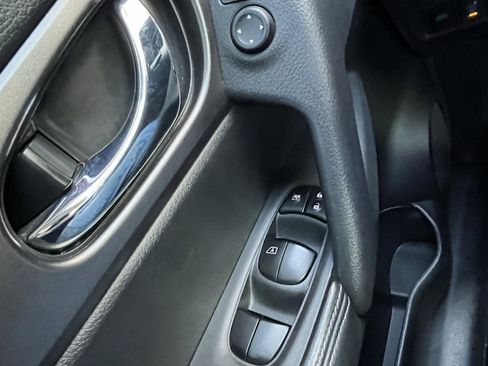 Used 2016 Nissan Rogue SV w/ SV Premium Package image 25