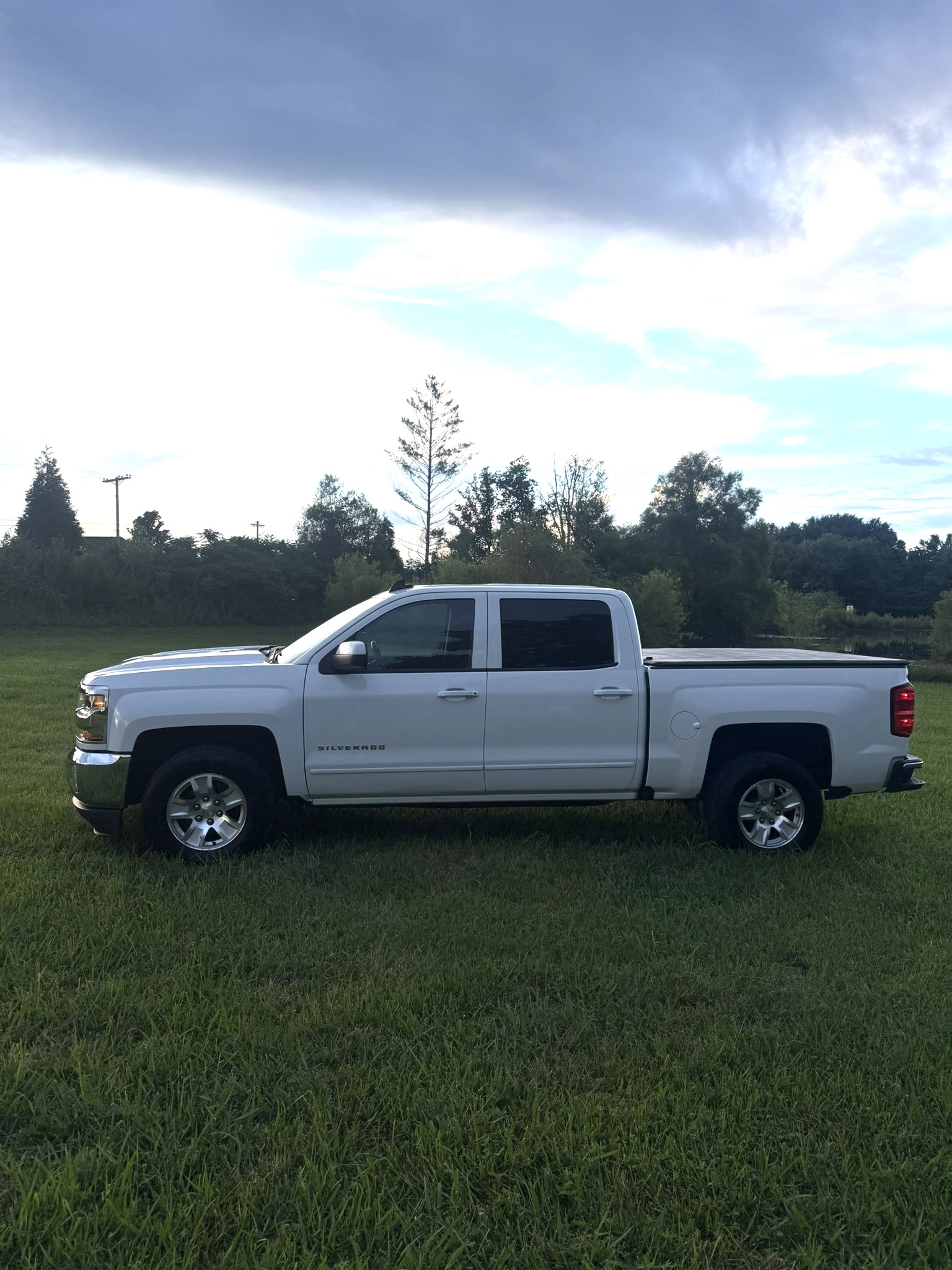Used 2018 Chevrolet Silverado 1500 LT w/ All Star Edition RWD image 4