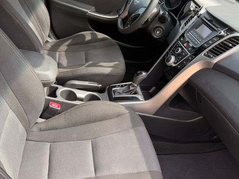 Used 2015 Hyundai Elantra GT FWD image 6