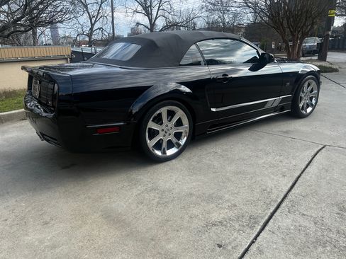 Used 2005 Ford Mustang GT Premium image 21