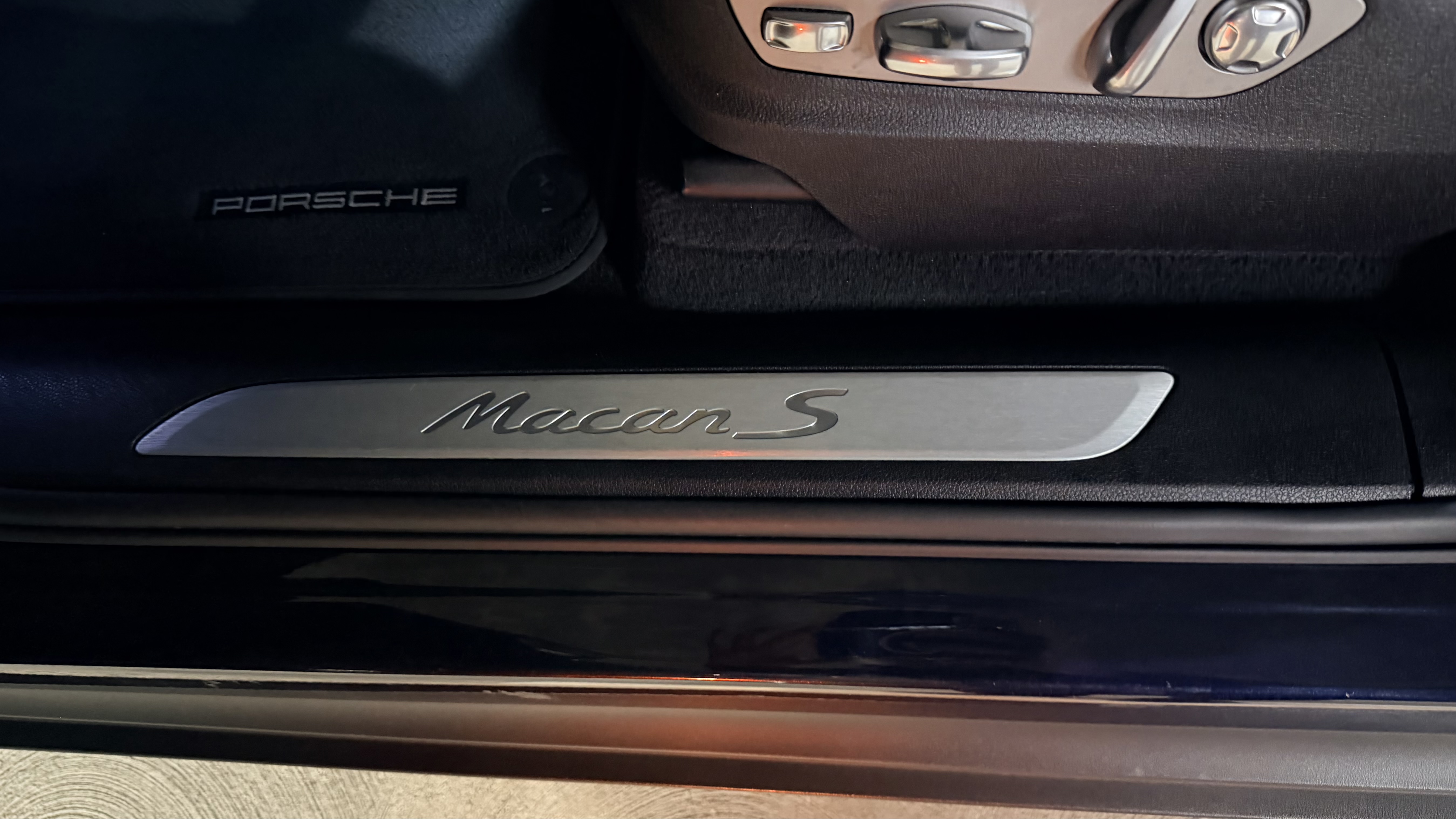 Used 2021 Porsche Macan S AWD/4WD image 26
