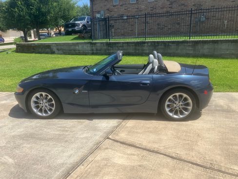 Used 2003 BMW Z4 2.5i image 2