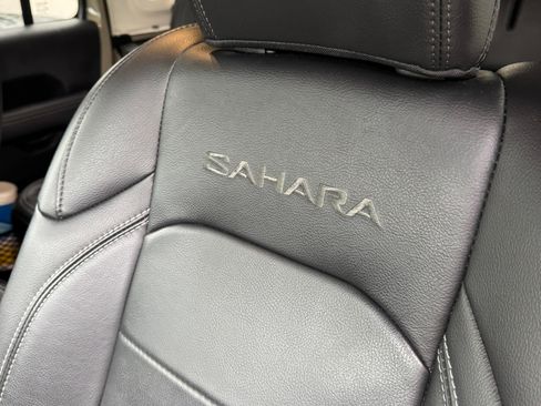 Used 2022 Jeep Wrangler Unlimited Sahara image 13
