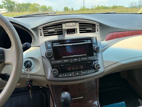 Used 2011 Toyota Avalon FWD image 15