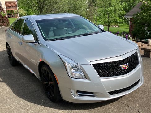 Used 2013 Cadillac XTS Platinum AWD/4WD image 1