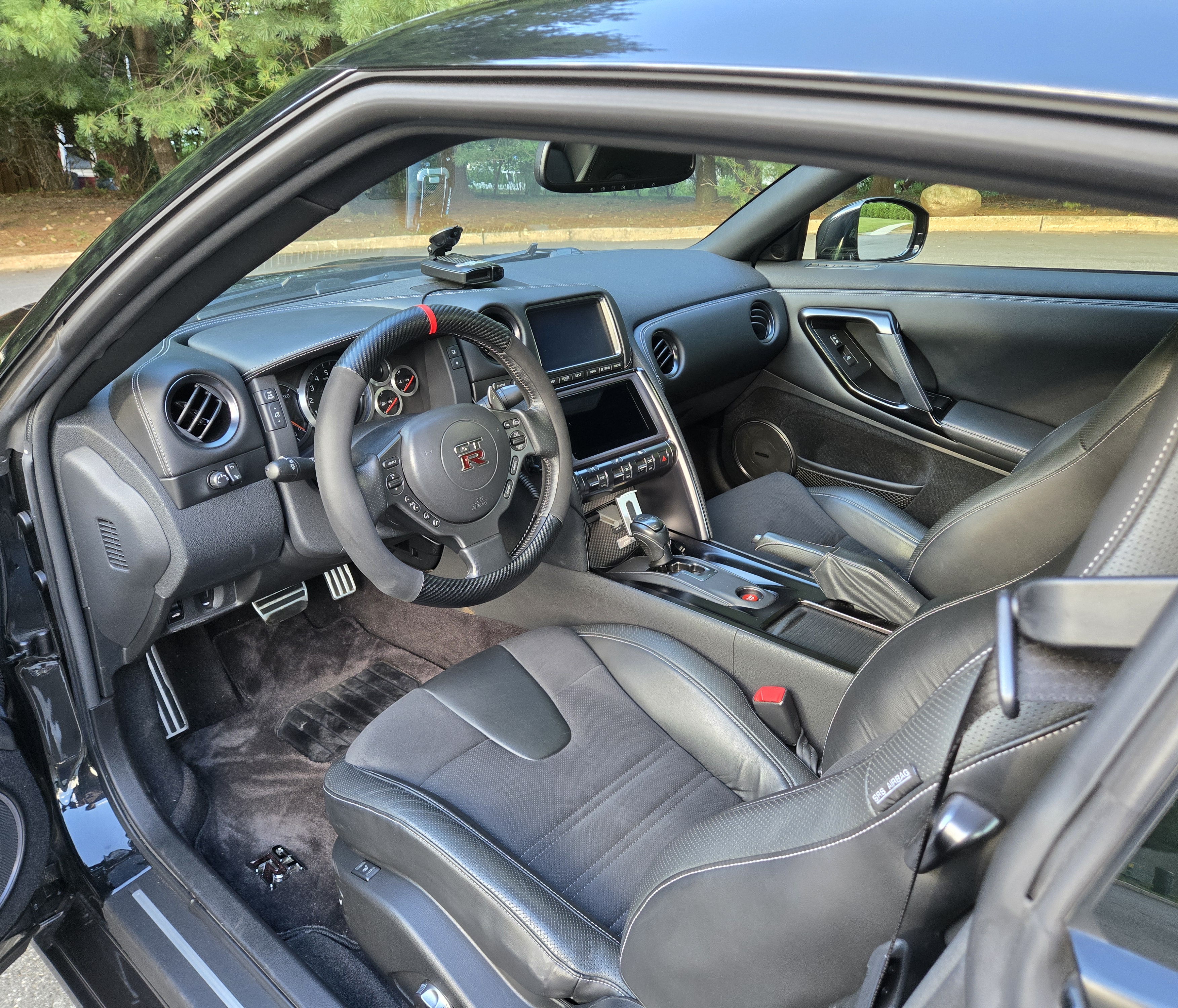 Used 2015 Nissan GT-R Premium AWD/4WD image 12