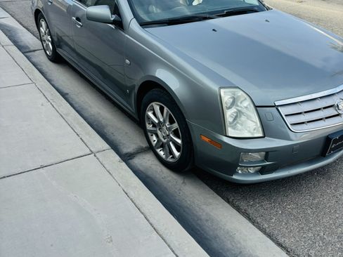 Used 2006 Cadillac STS V8 w/ Preferred Equipment Group image 9