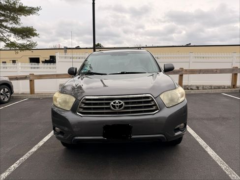 Used 2010 Toyota Highlander 4WD image 2
