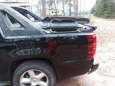 Used 2007 Chevrolet Avalanche LTZ w/ LTZ Preferred Equipment Group image 11