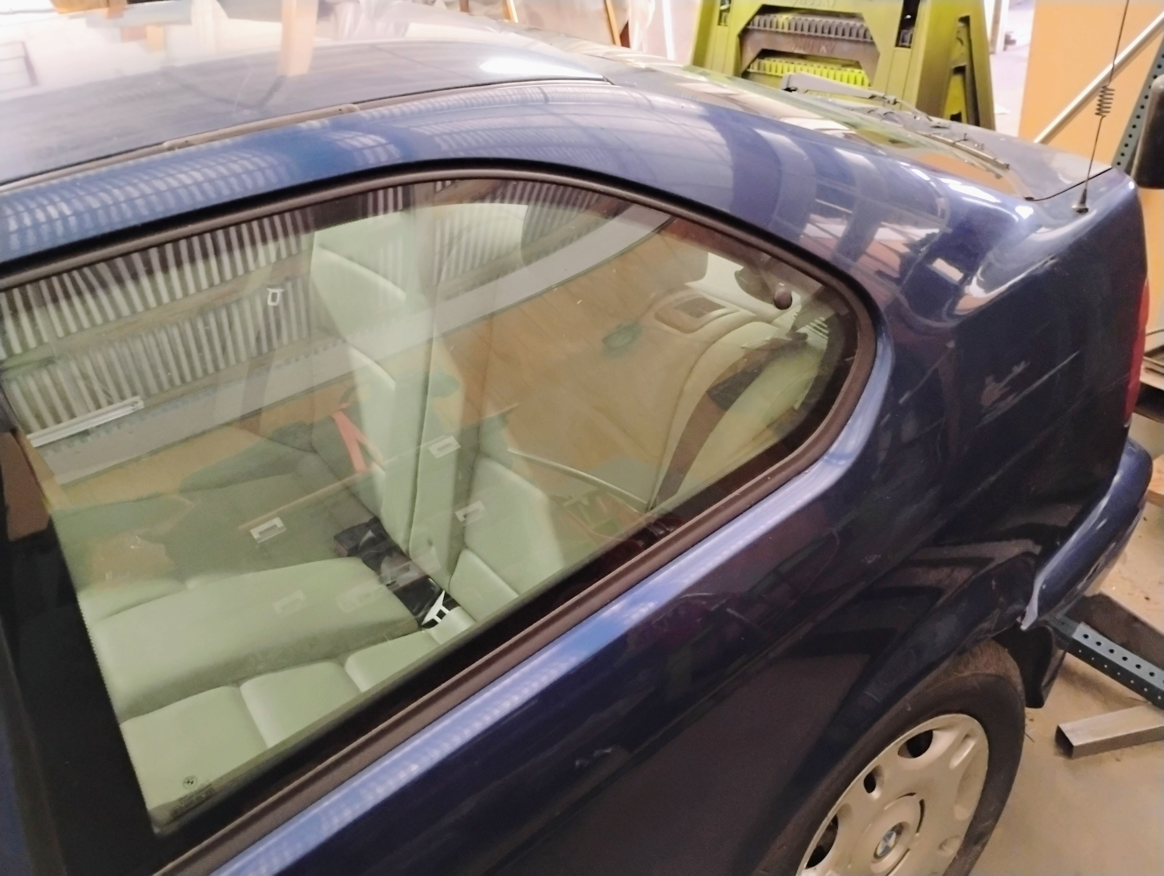 Used 1998 BMW 318ti Hatchback RWD image 6