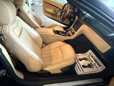 Used 2011 Maserati GranTurismo Convertible image 10