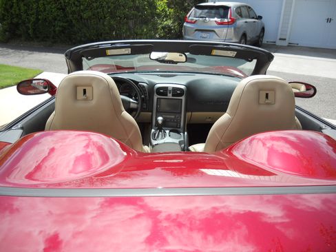 Used 2006 Chevrolet Corvette Convertible w/ Preferred Equipment Group image 16