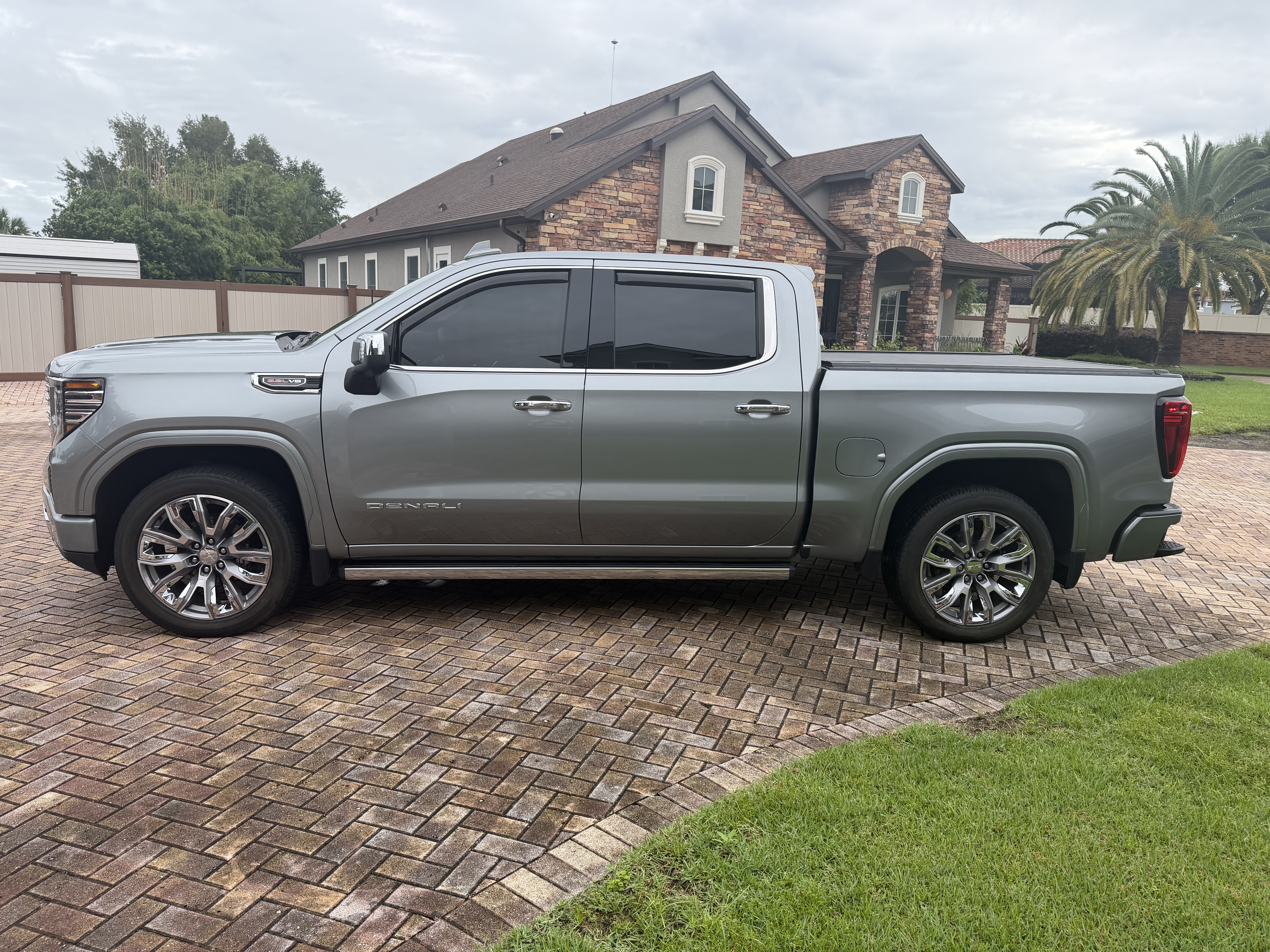 Used 2023 GMC Sierra 1500 Denali AWD/4WD image 4