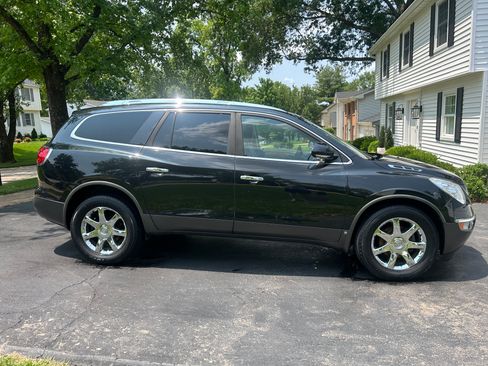 Used 2009 Buick Enclave CXL w/ Entertainment Package #4 image 2
