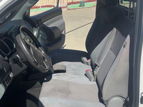 Used 2013 Toyota Tacoma 2WD Regular Cab image 5