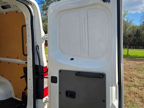 Used 2021 Nissan NV 2500 SV image 22