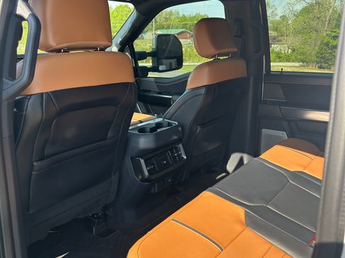 Used 2024 Ford F250 Platinum AWD/4WD image 6