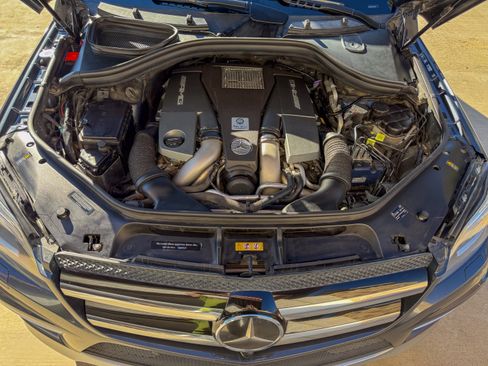 Used 2015 Mercedes-Benz GL 63 AMG 4MATIC image 19