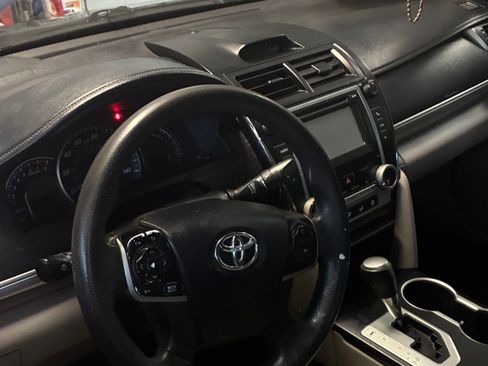 Used 2012 Toyota Camry LE FWD image 4