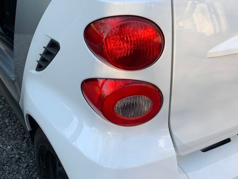 Used 2014 smart fortwo passion image 9