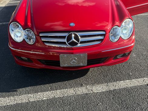 Used 2008 Mercedes-Benz CLK 350 Coupe image 4