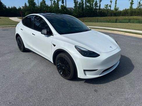 Used 2023 Tesla Model Y Long Range AWD/4WD image 8