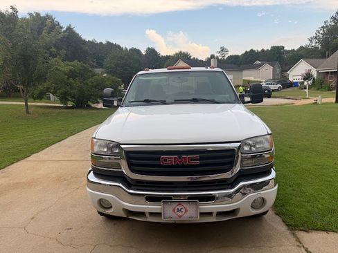 Used 2006 GMC Sierra 2500 SLE AWD/4WD image 4