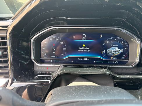 Used 2023 Chevrolet Silverado 1500 LT w/ Z71 Off-Road Package AWD/4WD image 13
