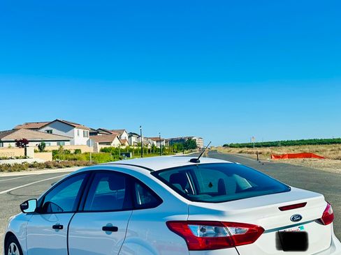 Used 2013 Ford Focus S FWD image 11