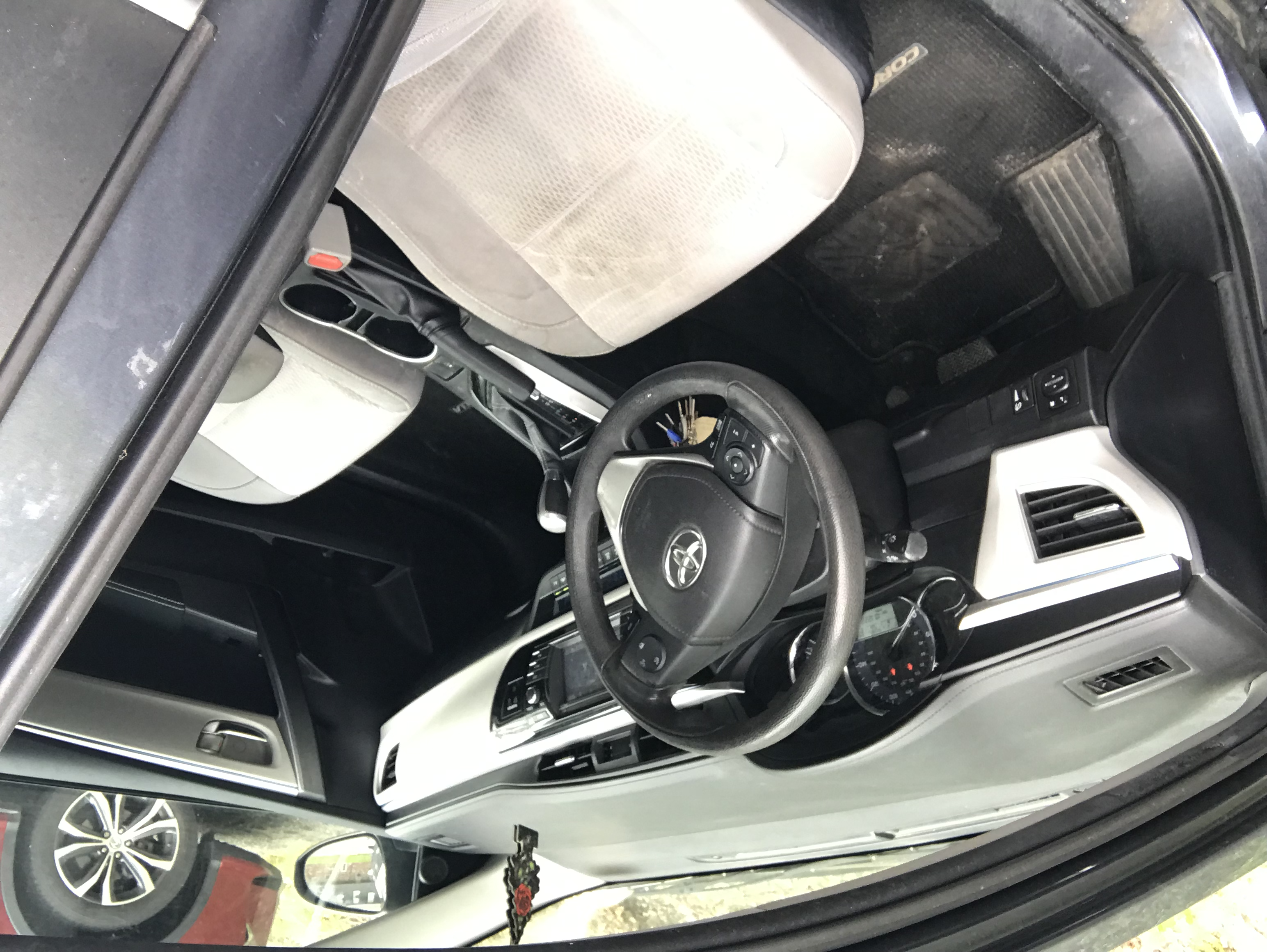 Used 2015 Toyota Corolla LE FWD image 9