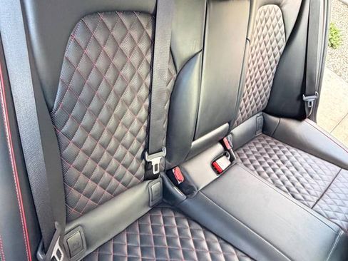 Used 2019 Genesis G70 2.0T Advanced w/ Sport Package image 6