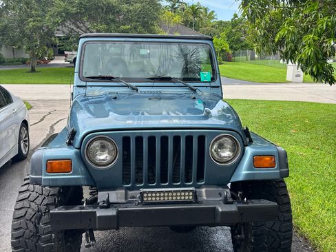 Used 1999 Jeep Wrangler Sport image 2