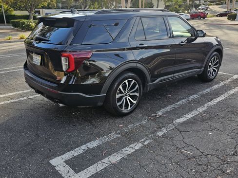 Used 2022 Ford Explorer ST-Line w/ Class IV Trailer Tow Package image 12