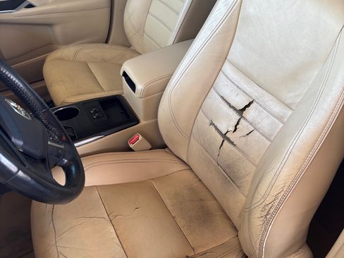 Used 2015 Toyota Camry XLE image 6