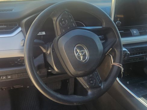 Used 2023 Toyota RAV4 XLE w/ Convenience Package FWD image 9