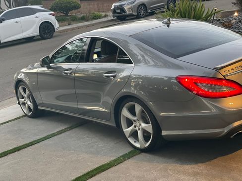 Used 2012 Mercedes-Benz CLS 550 image 2