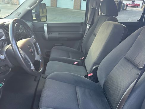 Used 2009 GMC Sierra 2500 SLE w/ Convenience Package image 10