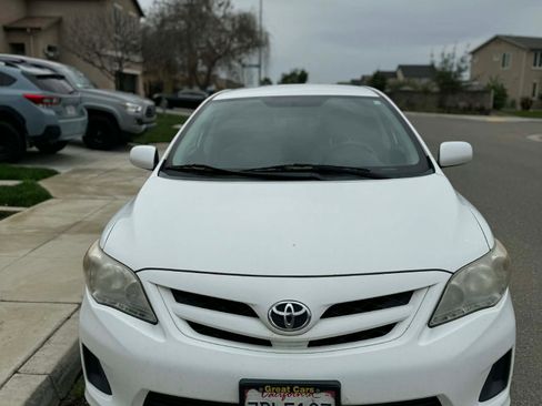 Used 2013 Toyota Corolla L image 2