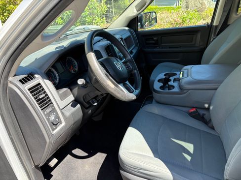 Used 2017 RAM 1500 Express AWD/4WD image 13