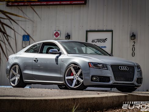 Used 2010 Audi A5 2.0T Premium image 1