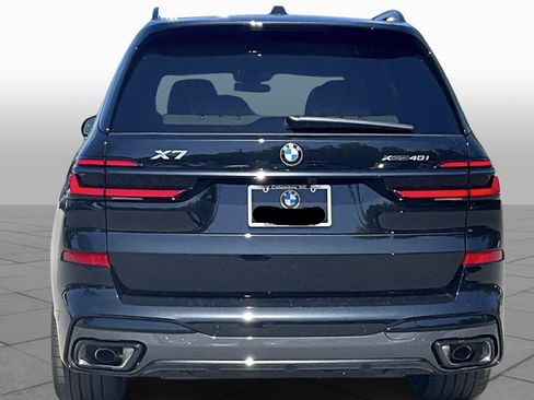 Used 2024 BMW X7 xDrive40i w/ Climate Comfort Package AWD/4WD image 4